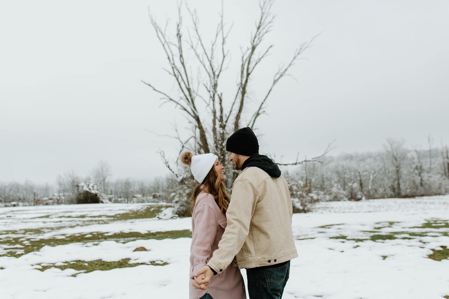 Couple Photos In The Snow Smoky Mountain Photographers Gatlinburg Pigeon Forge