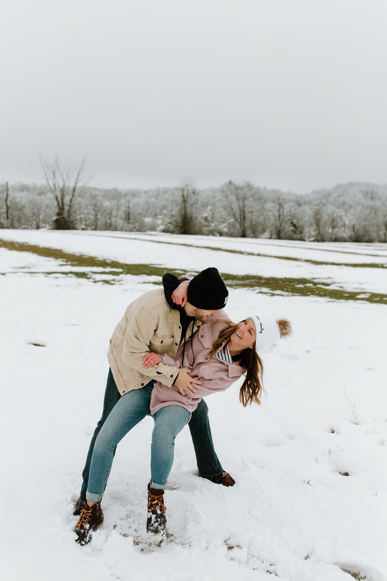 Couple Photos In The Snow Smoky Mountain Photographers Gatlinburg Pigeon Forge